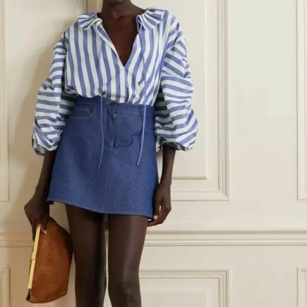 Carolina Herrera New York Size 4 Ruffled Stiped Cotton-Poplin Blouse Blue White - Picture 6 of 12